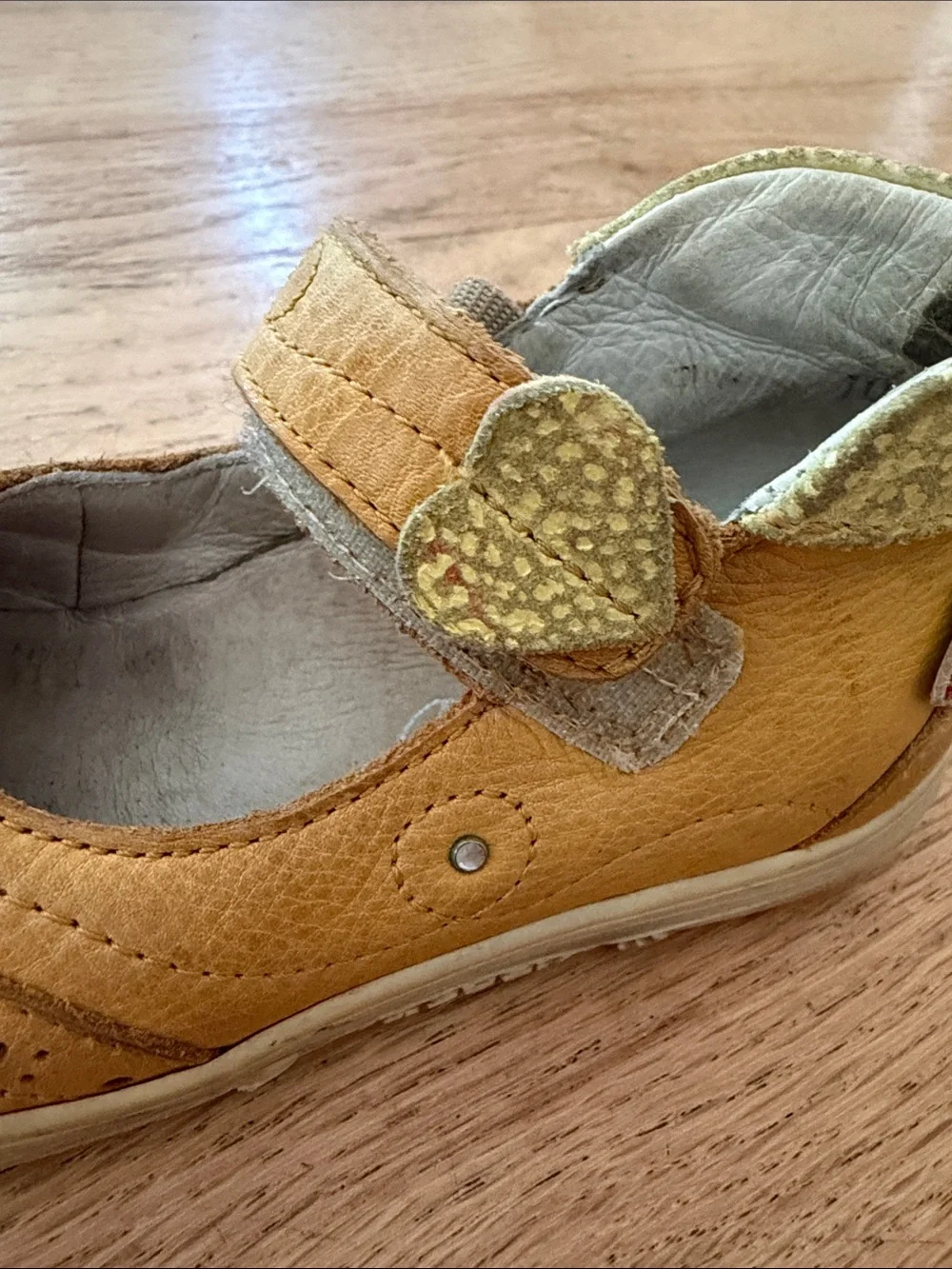 FRODDO Yellow Mary Jane Shoes with Strap little girls Size EUR 26